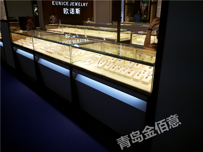 青岛金佰意珠宝展柜A2
