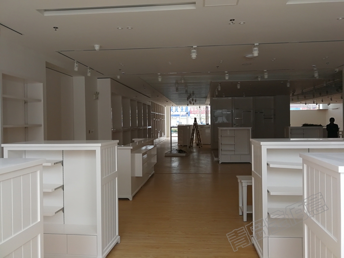 孕婴幼儿用品展柜